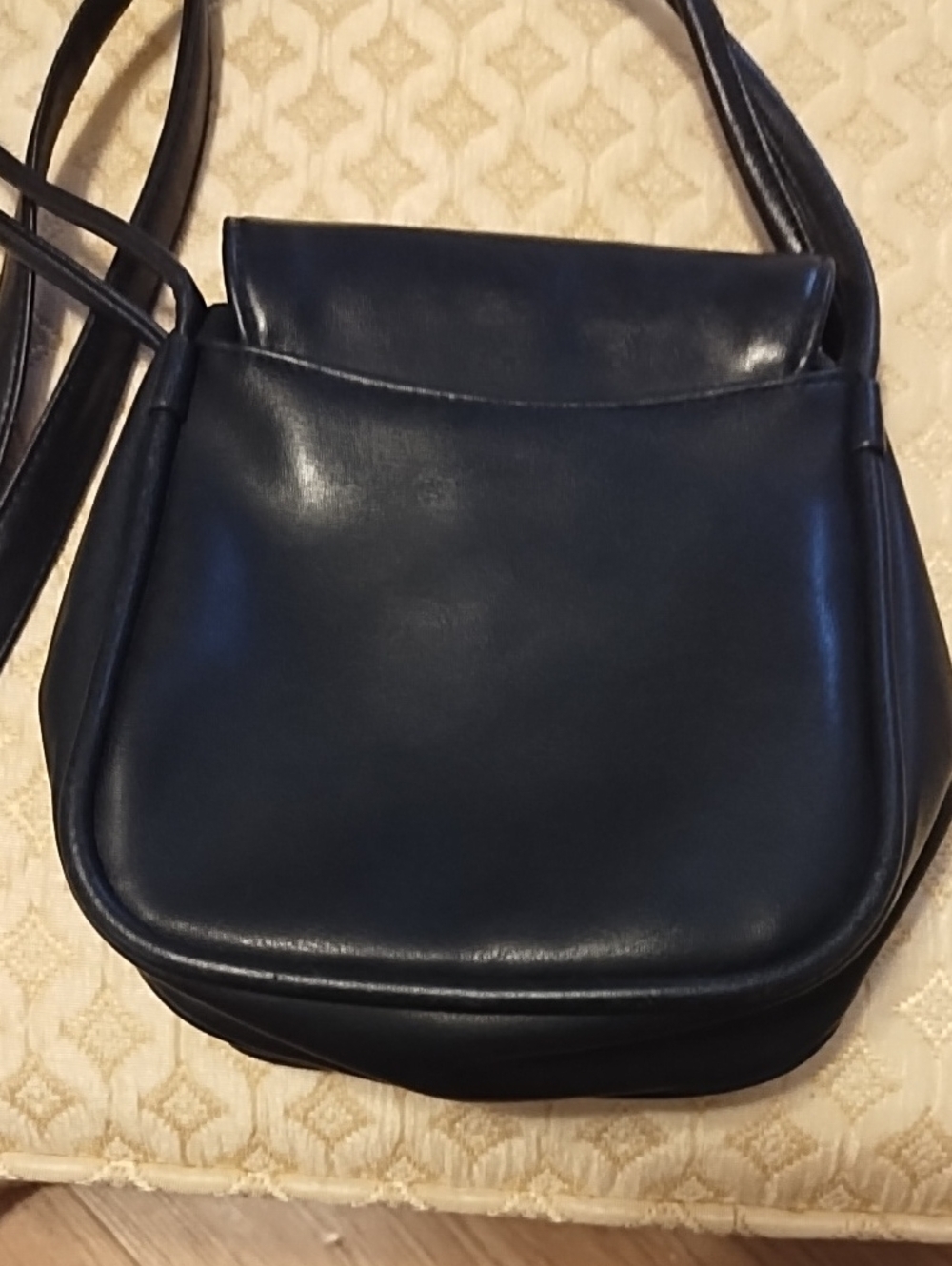 Koltov Navy Leather Crossbody Bag - Picture 2 of 7